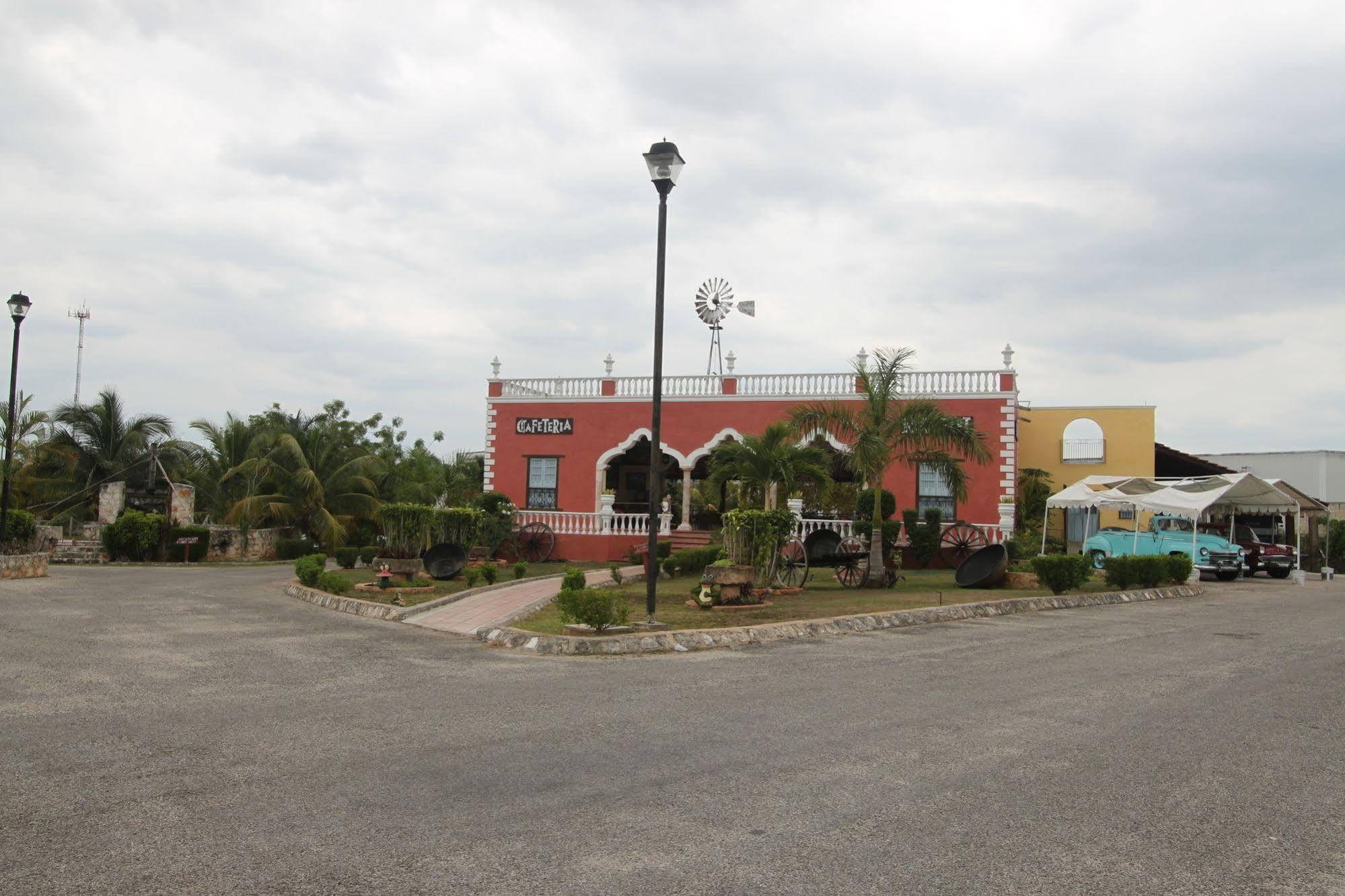 Hotel Hacienda Sánchez Valladolid  Kültér fotó