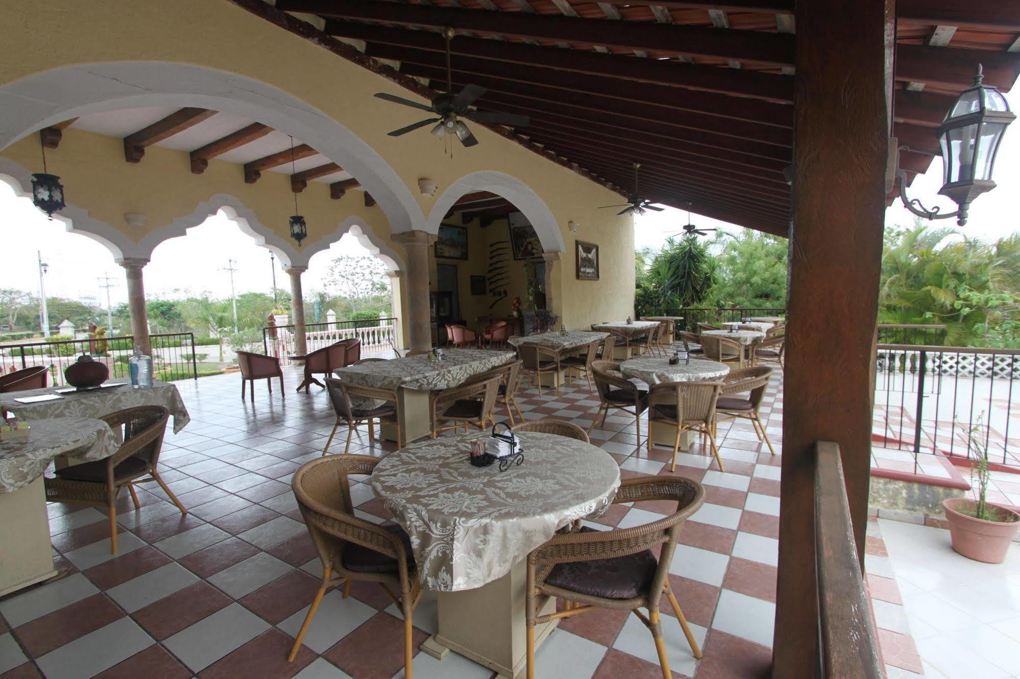 Hotel Hacienda Sánchez Valladolid  Kültér fotó