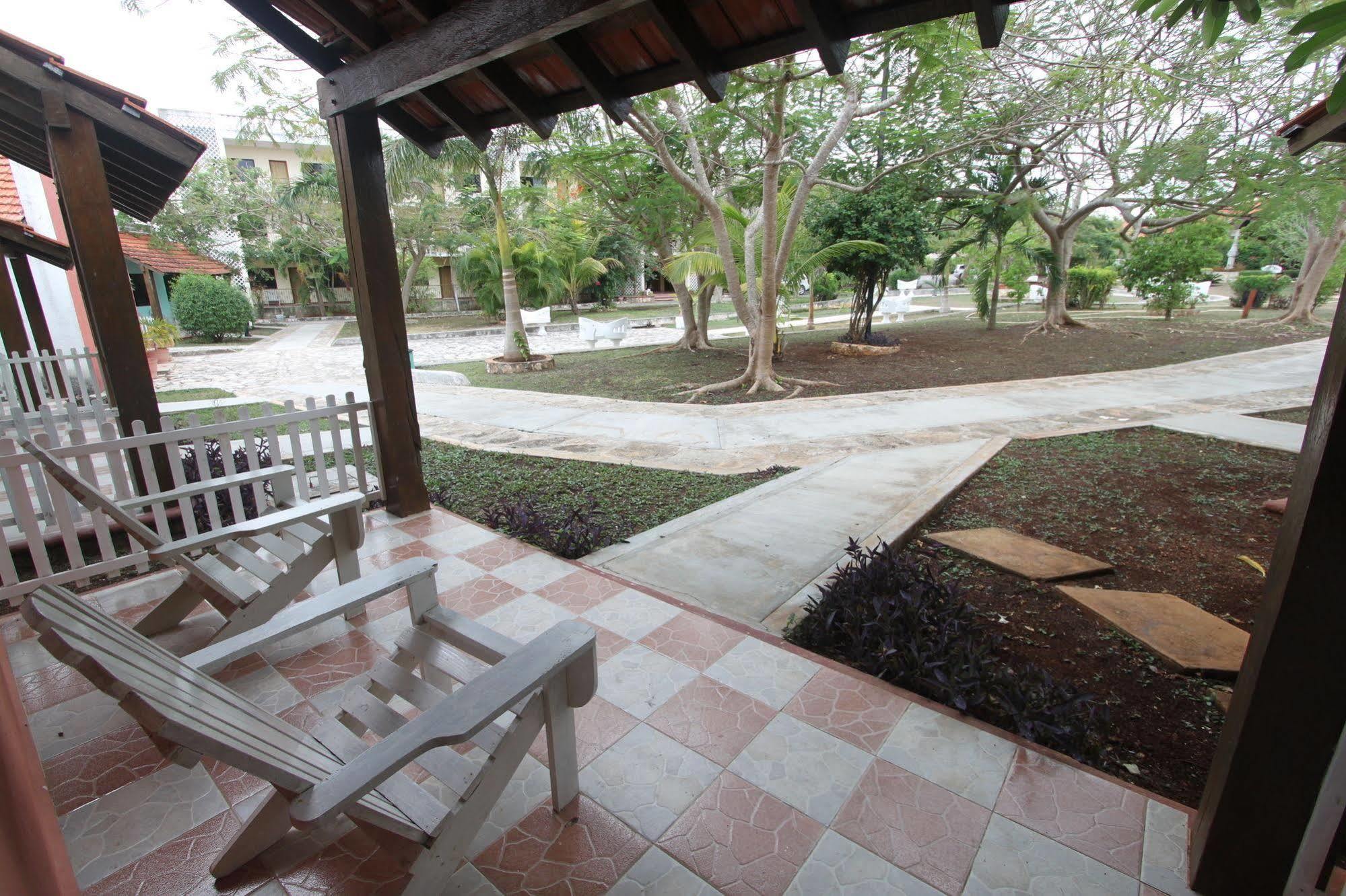 Hotel Hacienda Sánchez Valladolid  Kültér fotó