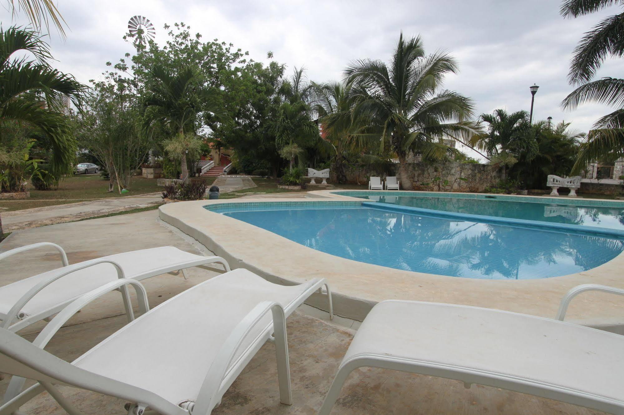Hotel Hacienda Sánchez Valladolid  Kültér fotó