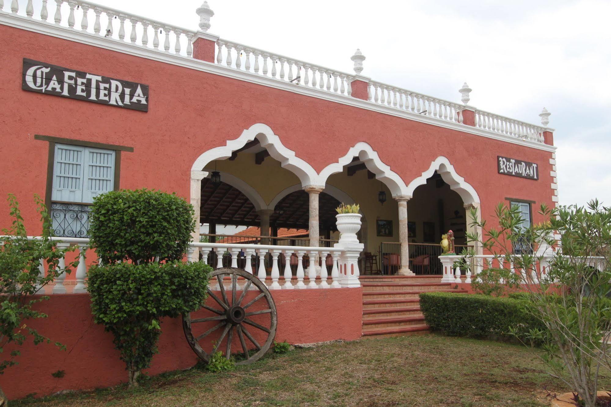 Hotel Hacienda Sánchez Valladolid  Kültér fotó